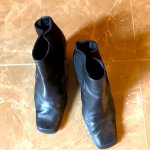 Black boots with mid heels